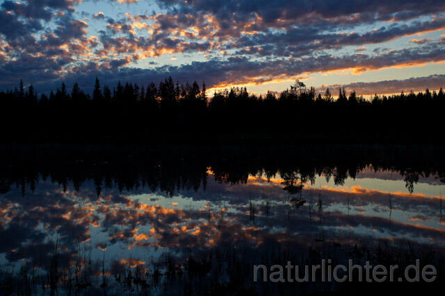 R9464 Sonnenuntergang am See, Finnland - Christoph Robiller